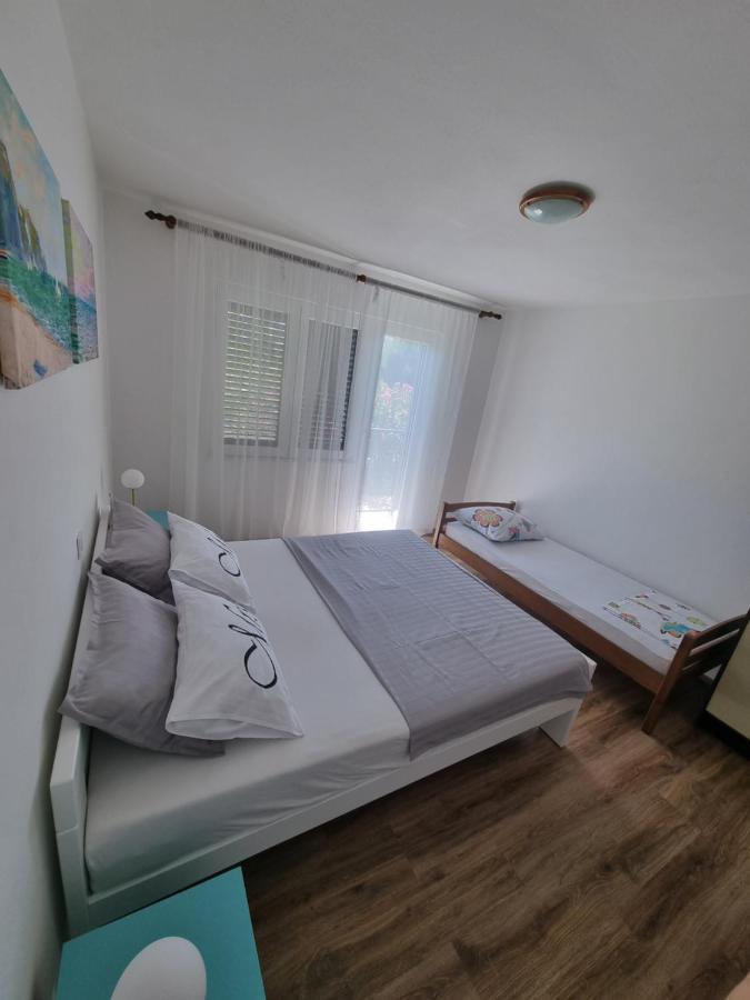 Apartman Frketic Zaboric Exteriör bild